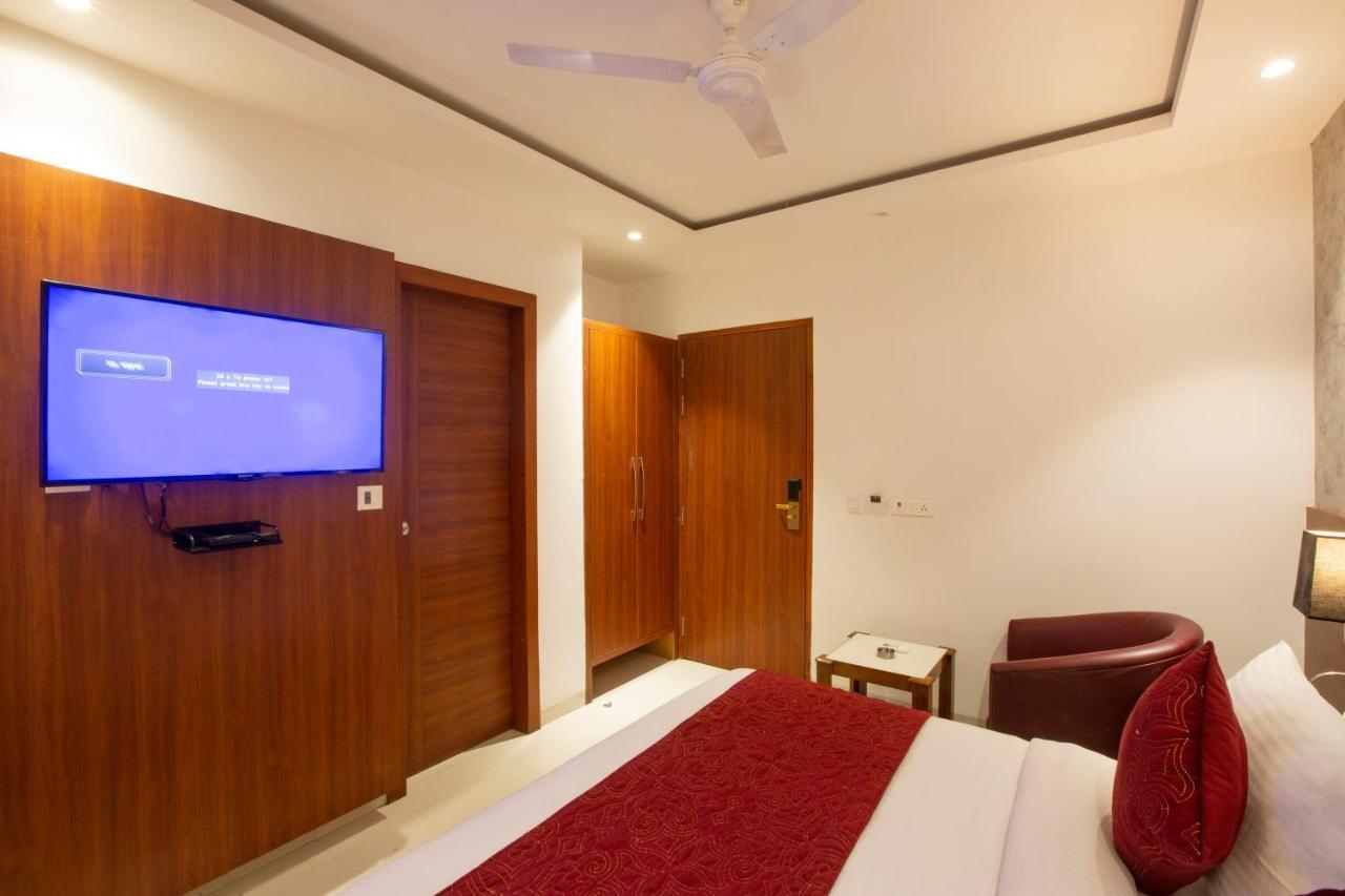 Hotel Arch Suites - Near Aerocity Нью-Делі Екстер'єр фото