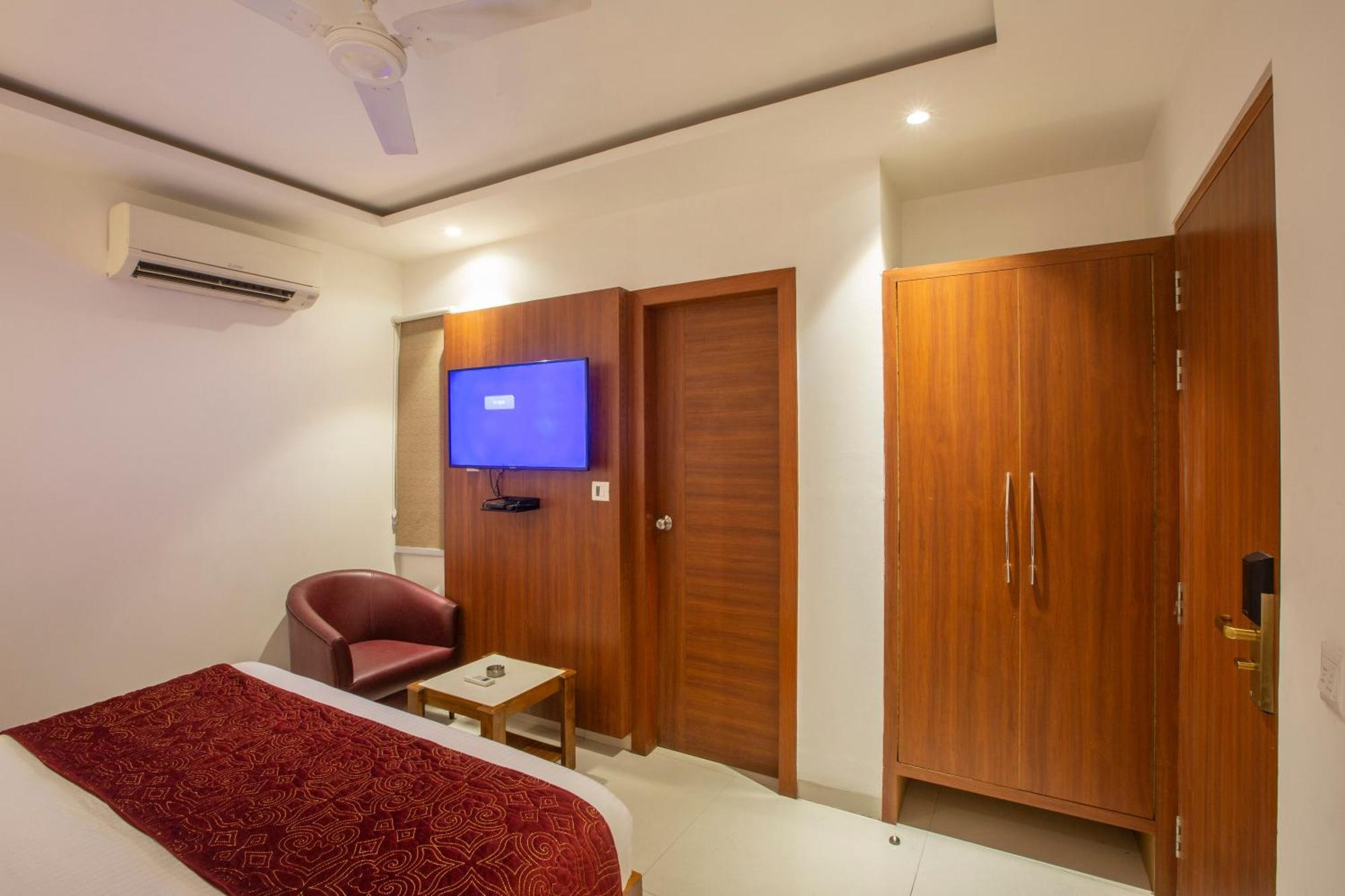 Hotel Arch Suites - Near Aerocity Нью-Делі Екстер'єр фото
