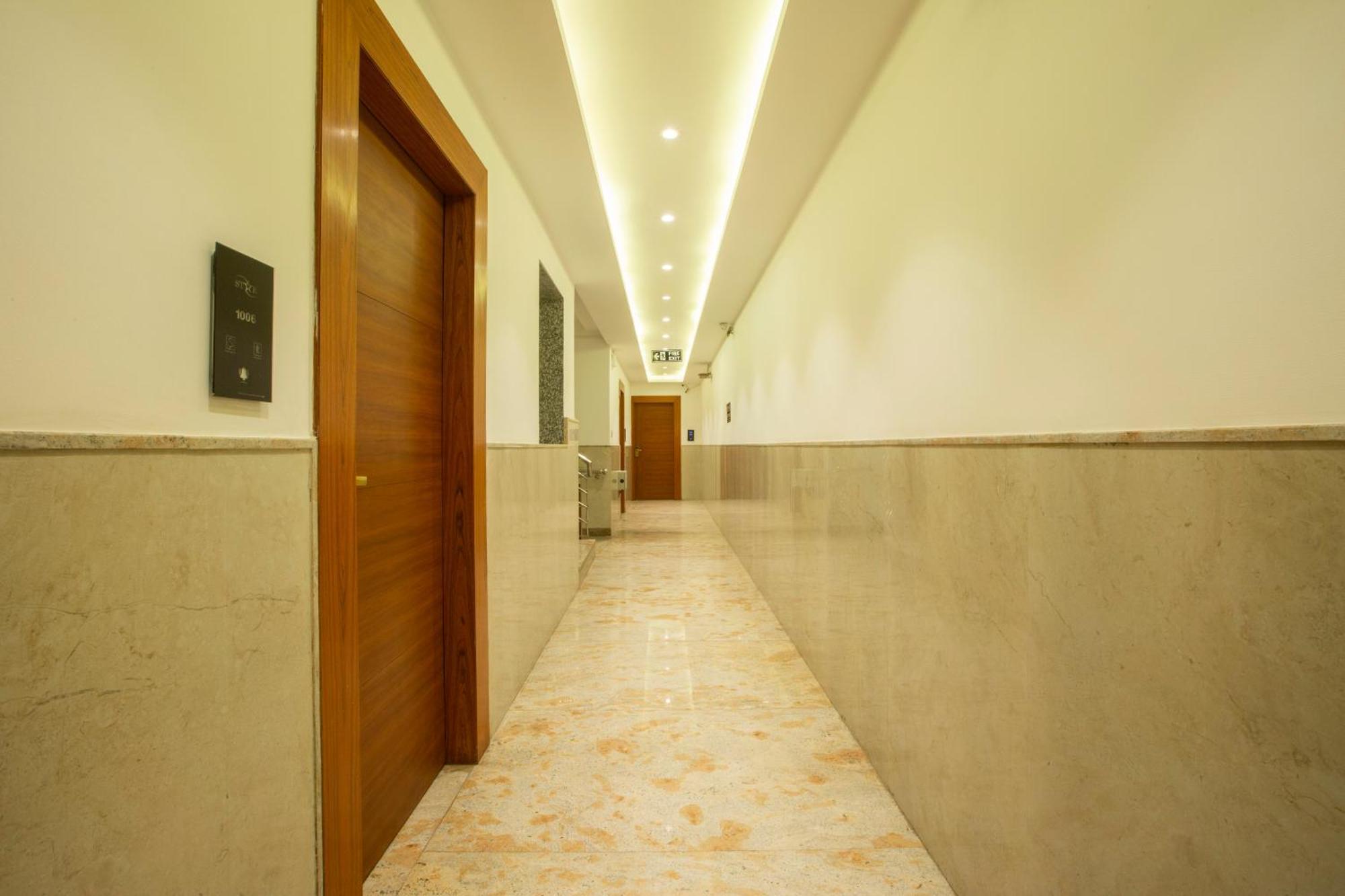 Hotel Arch Suites - Near Aerocity Нью-Делі Екстер'єр фото