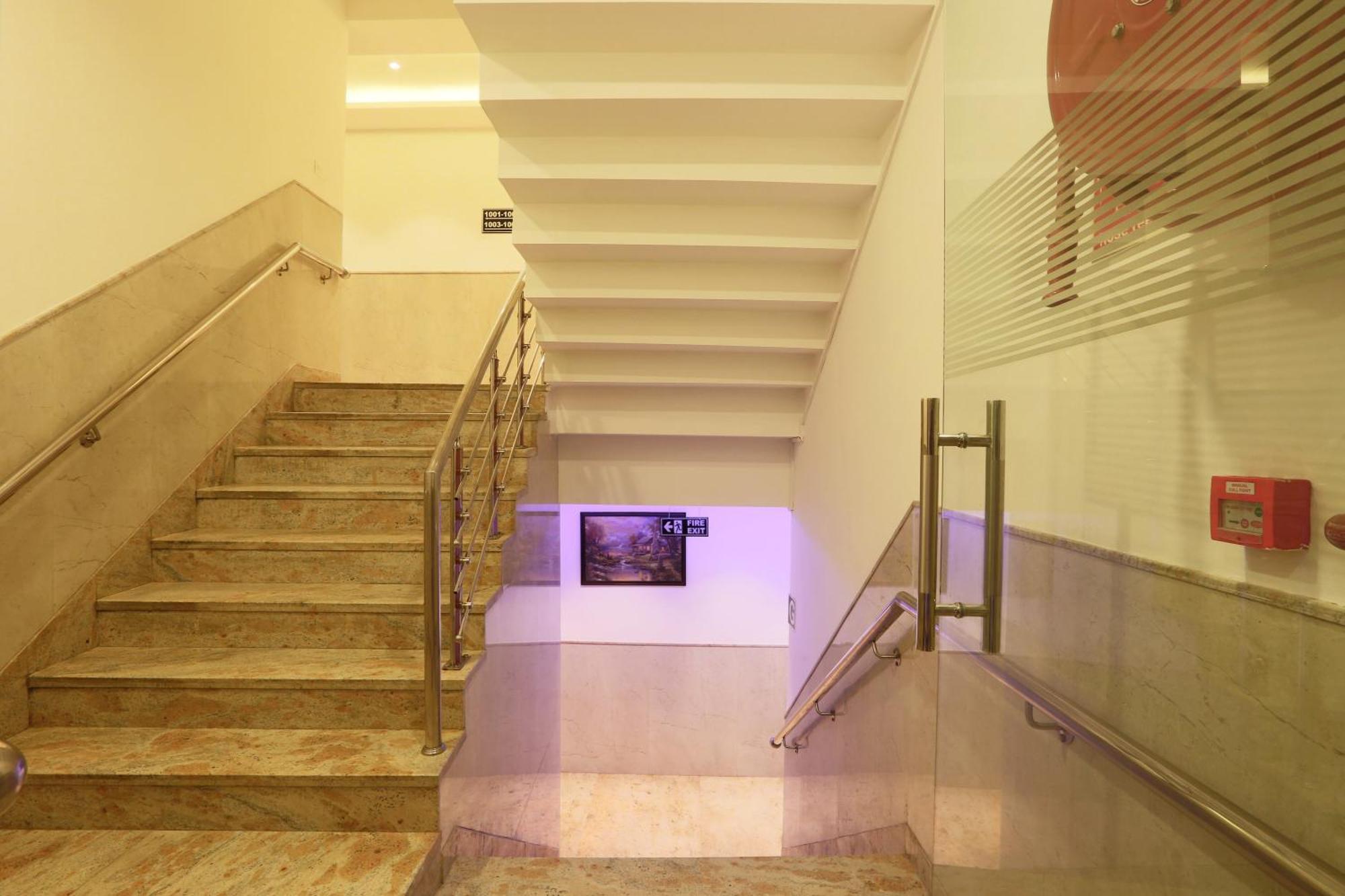 Hotel Arch Suites - Near Aerocity Нью-Делі Екстер'єр фото