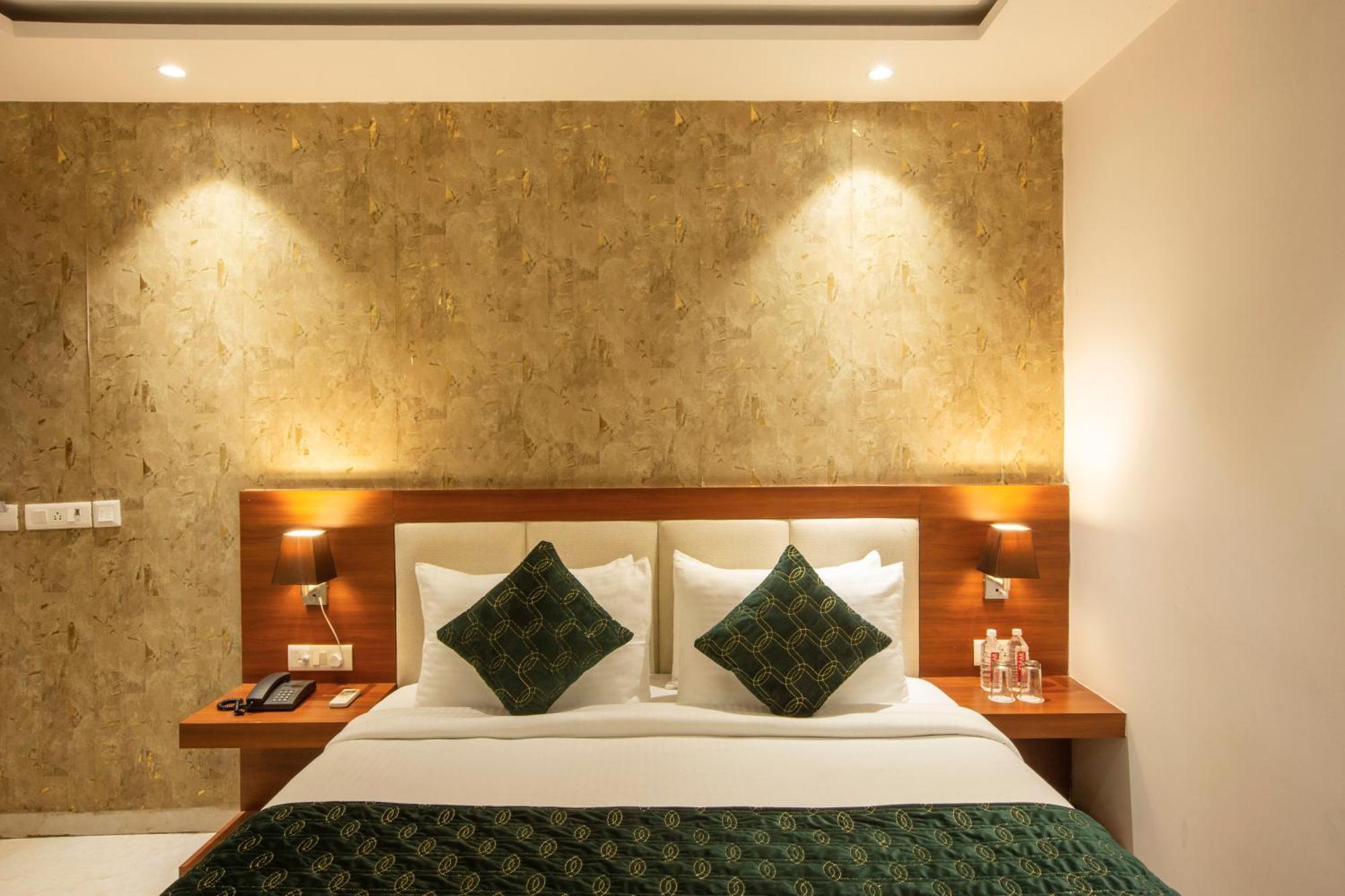 Hotel Arch Suites - Near Aerocity Нью-Делі Екстер'єр фото